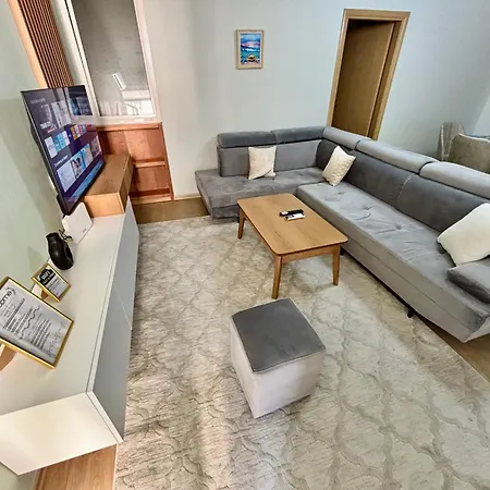 Edi's Apartment *